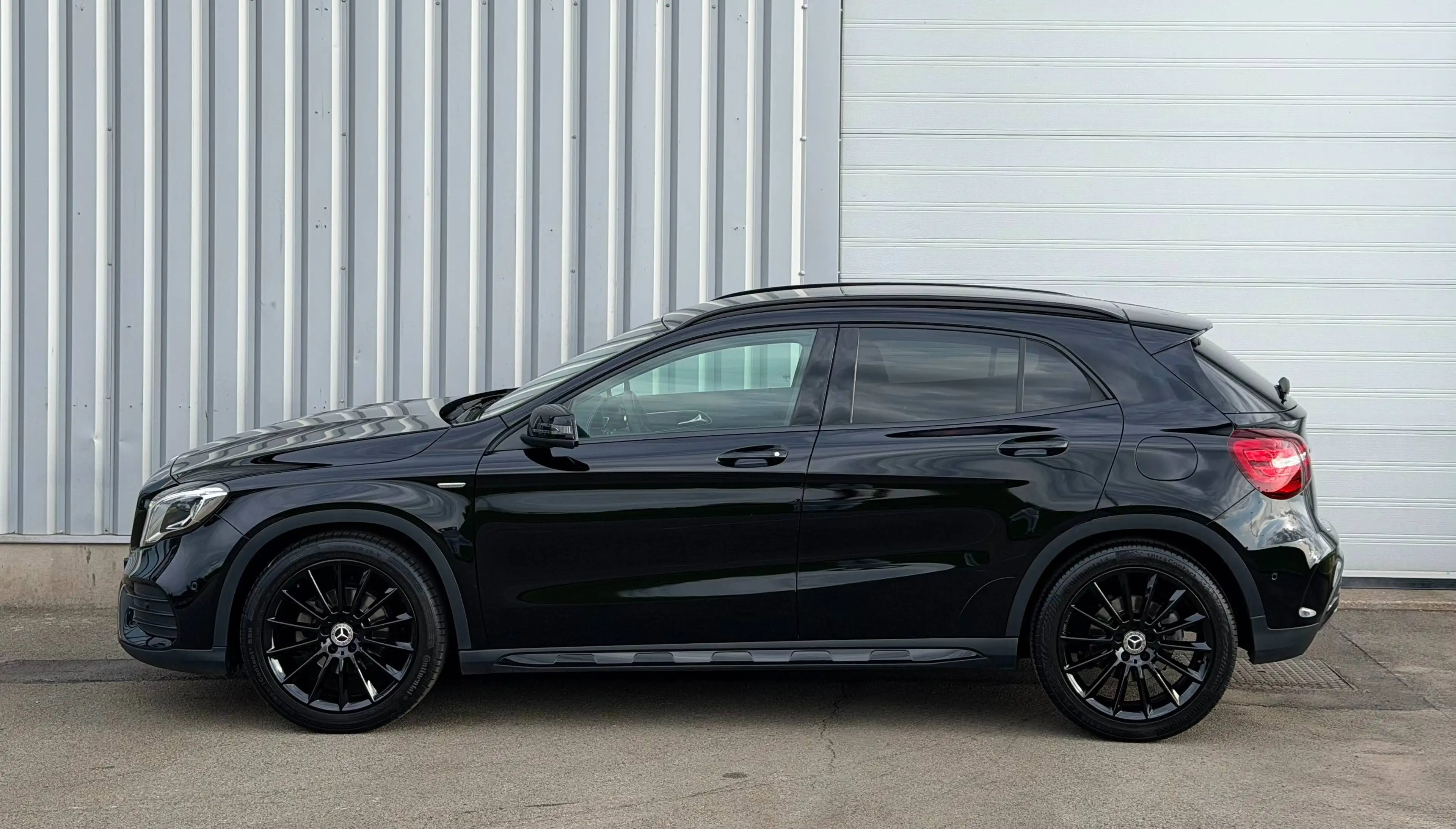 Mercedes-Benz GLA 180 AMG Line Night Pack - 1st Owner - only 58.000 Km!! — photo 5
