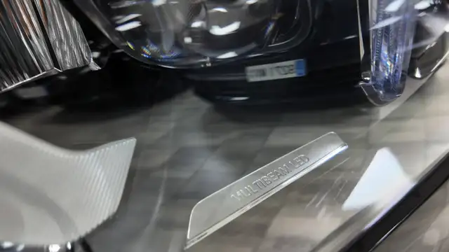 Mercedes-Benz GLE view 11