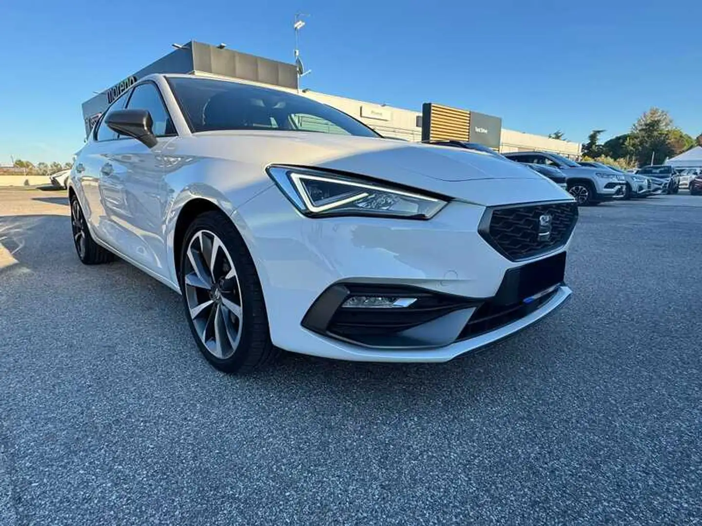 SEAT Leon 1.5 tsi FR 130 CV Bianco - 2