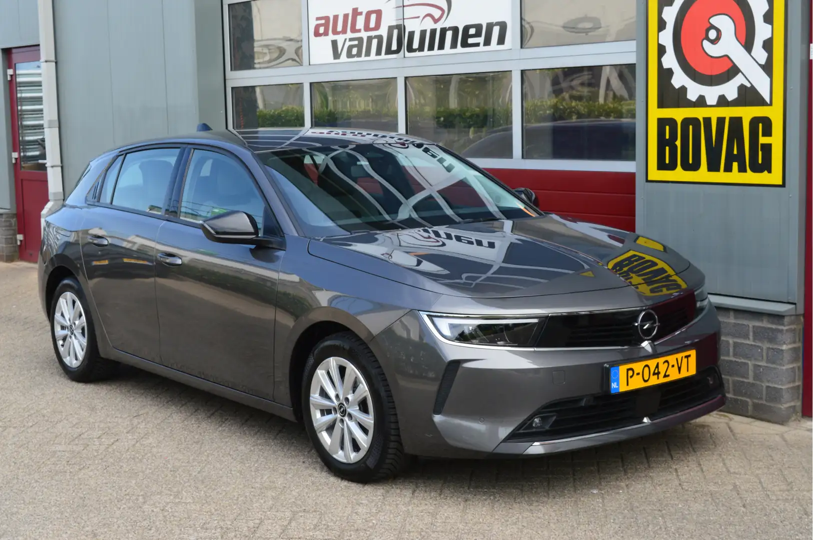 Opel Astra 1.2 Edition O.a: Navi, Clima, Cruise, PDC, Carplay Gris - 1