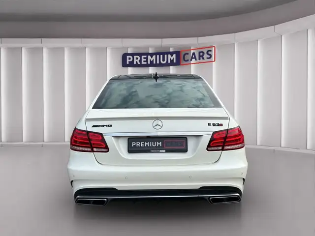 Mercedes-Benz E Class view 4