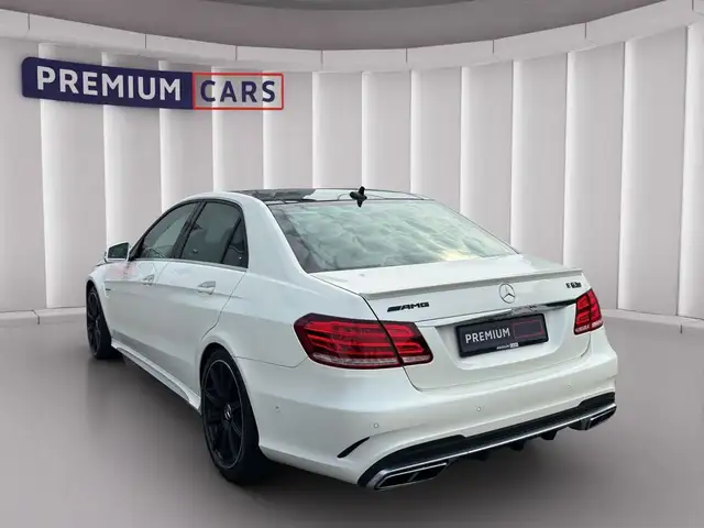 Mercedes-Benz E Class view 3