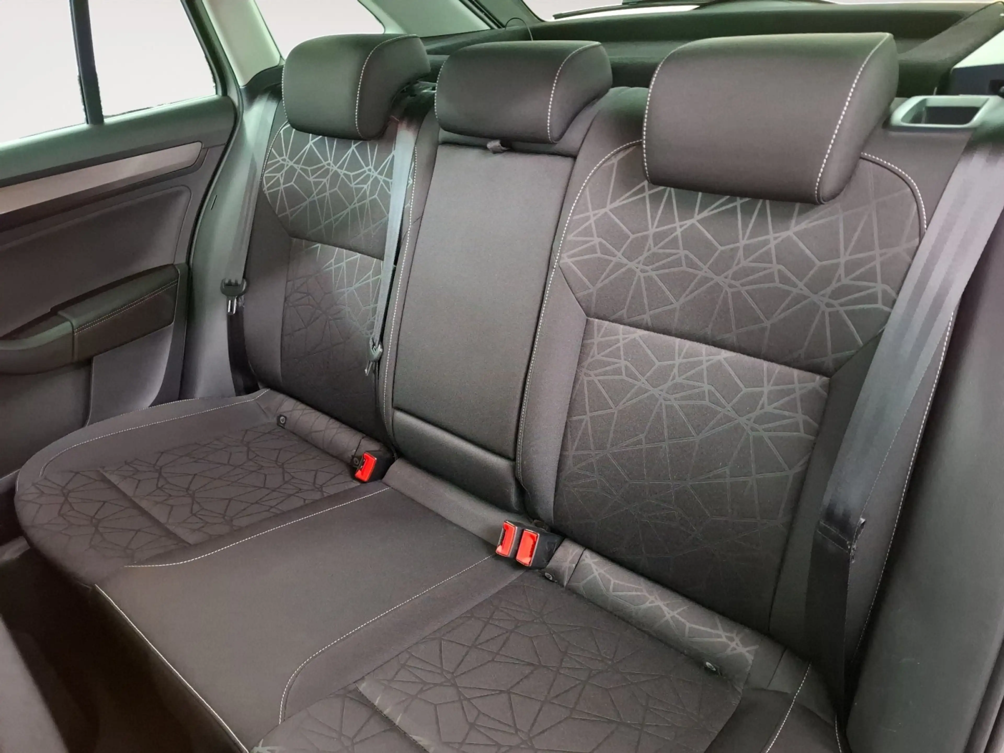 Skoda Rapid/Spaceback Rapid Spaceback Clever 1.0 TSI CarPlay SHZ — photo 8