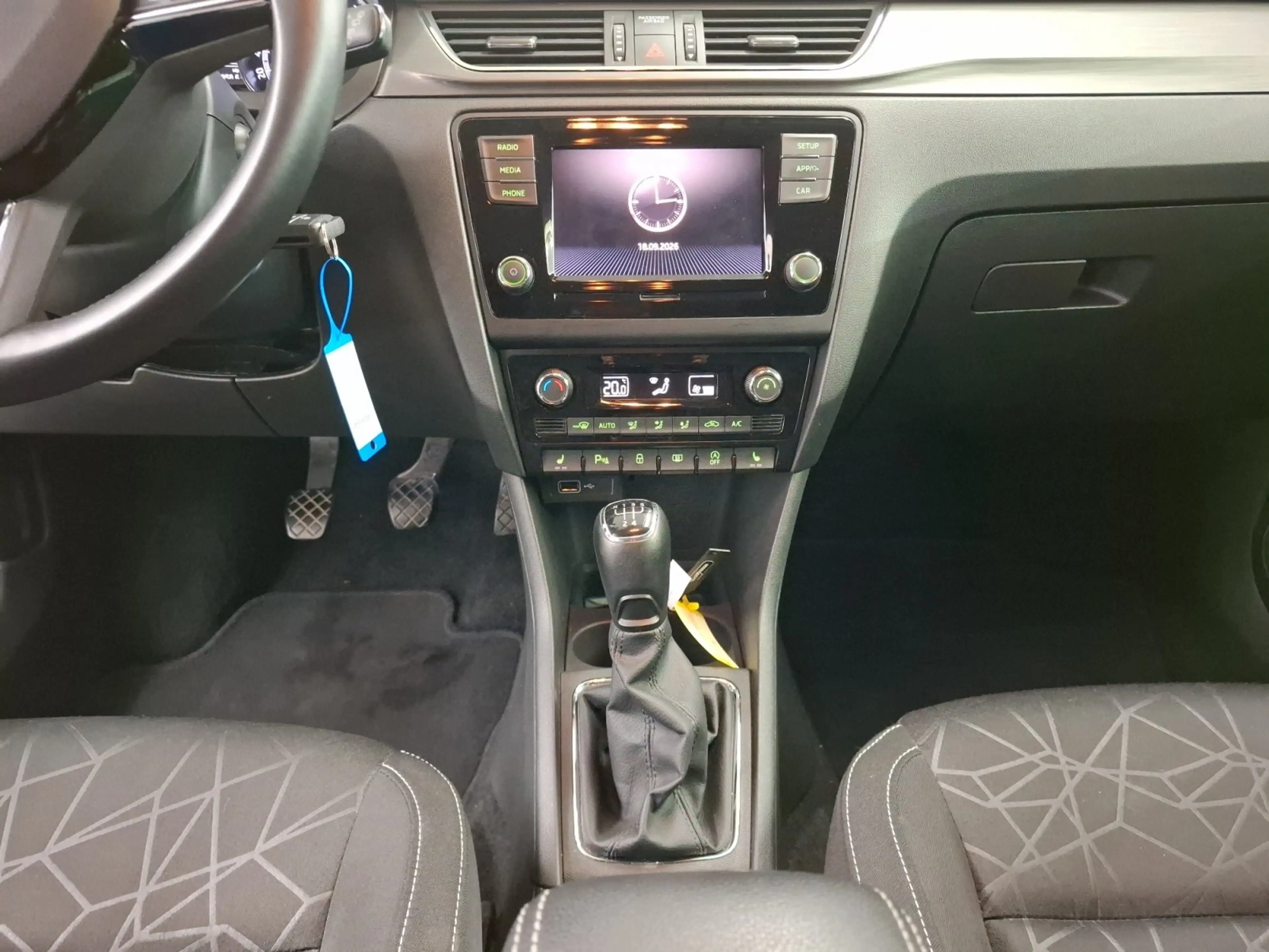 Skoda Rapid/Spaceback Rapid Spaceback Clever 1.0 TSI CarPlay SHZ — photo 10