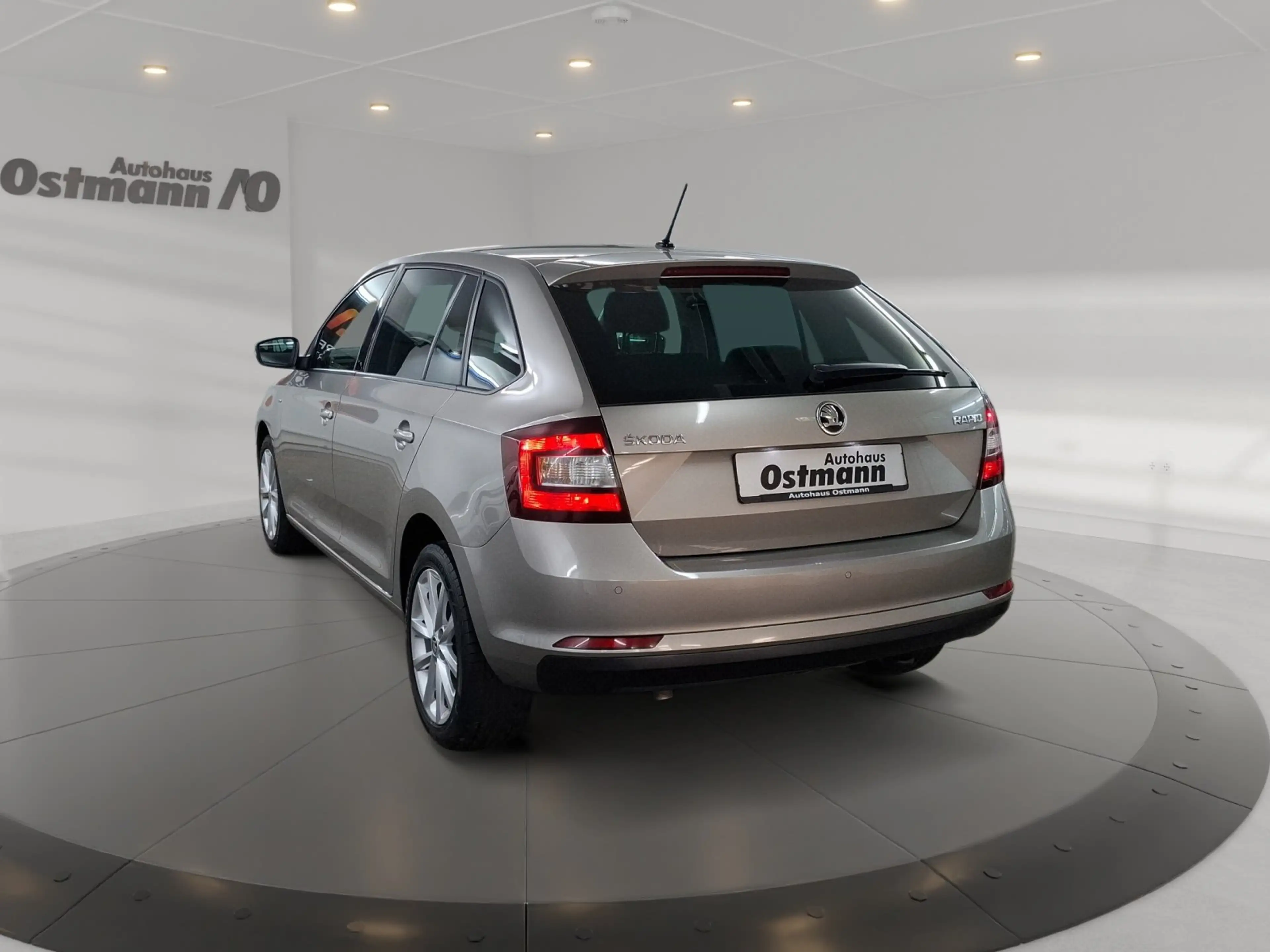 Skoda Rapid/Spaceback Rapid Spaceback Clever 1.0 TSI CarPlay SHZ — photo 3