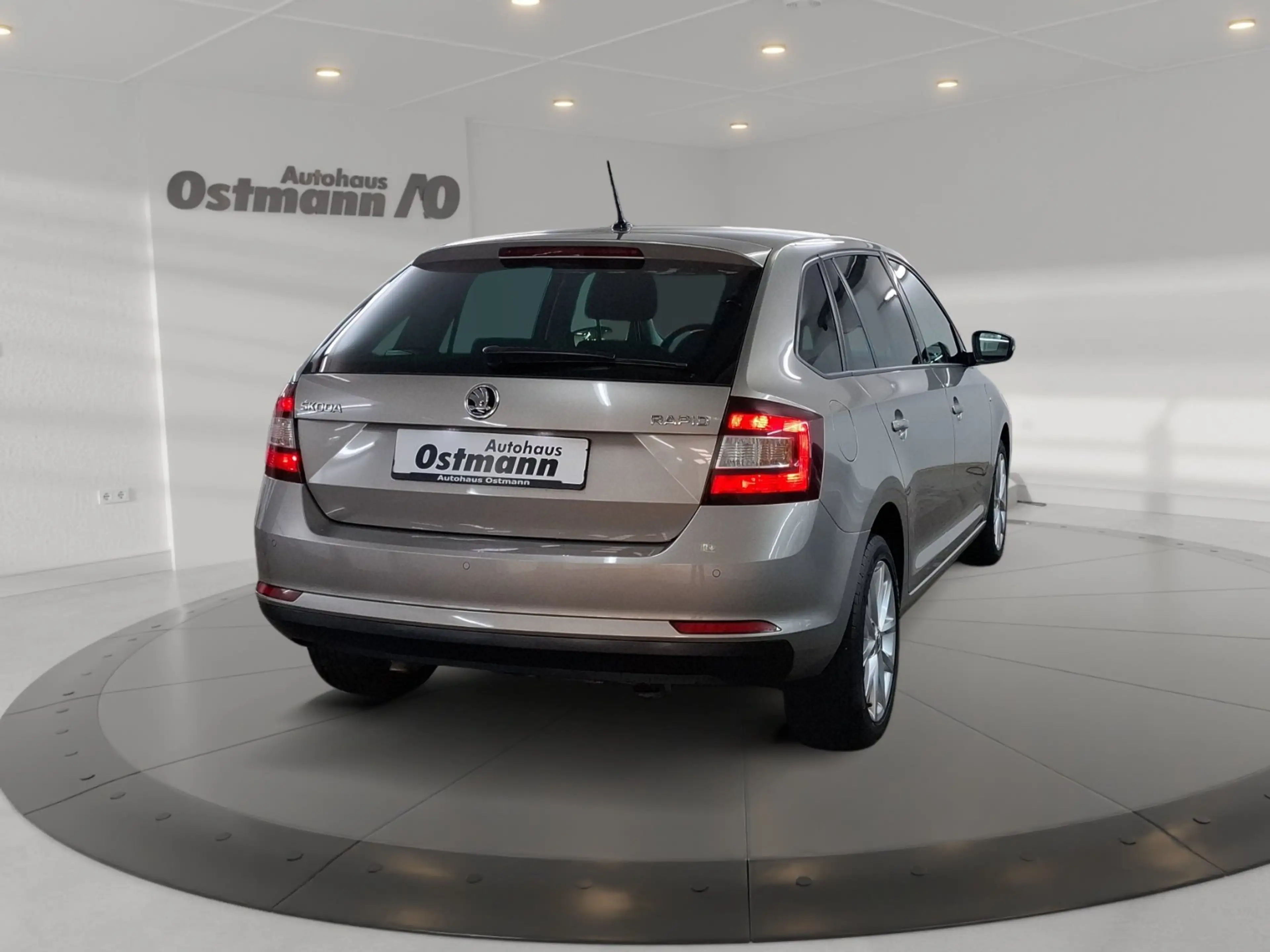 Skoda Rapid/Spaceback Rapid Spaceback Clever 1.0 TSI CarPlay SHZ — photo 4