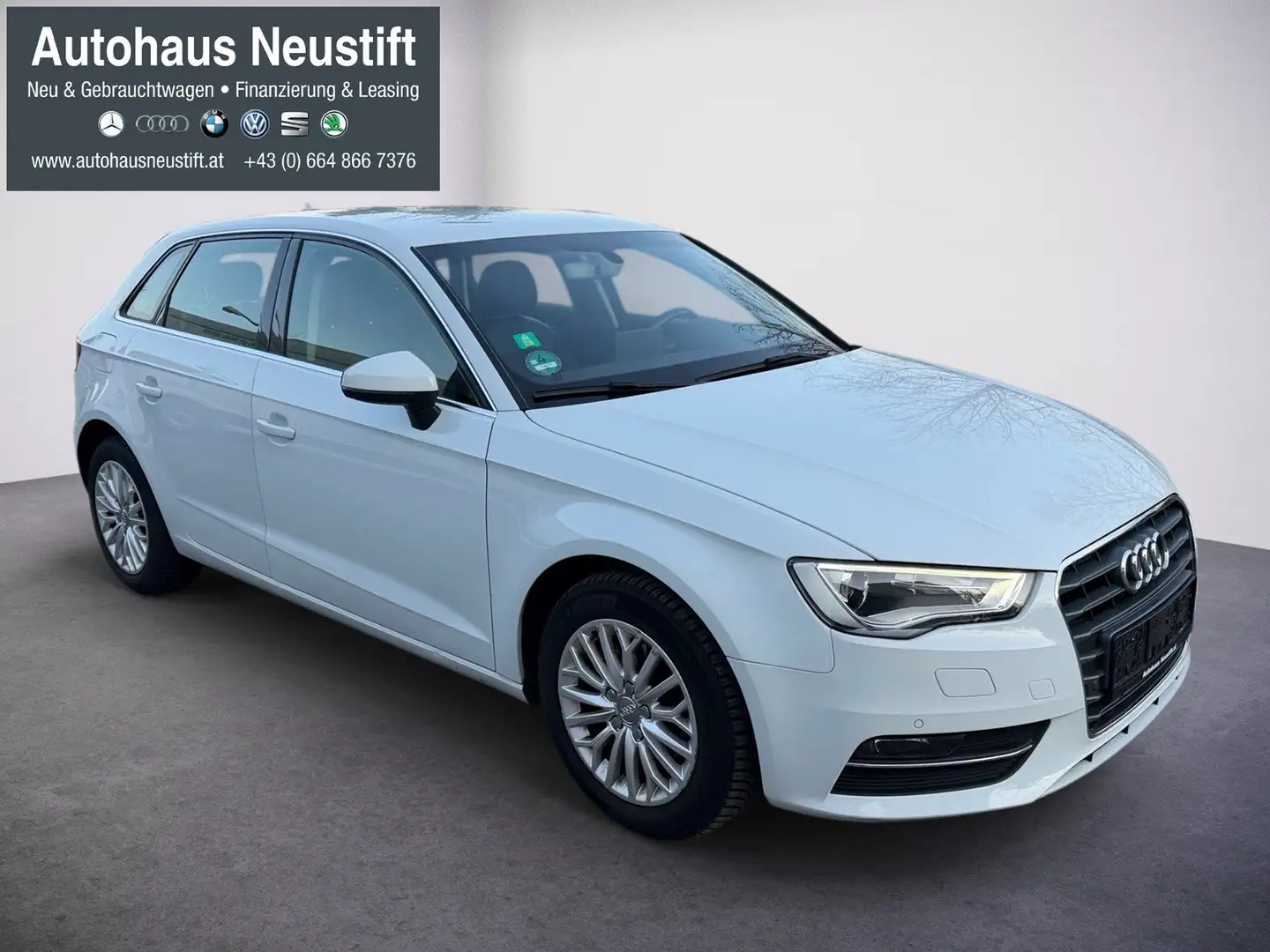 Audi A3 1.6 TDI Ambiente Weiß - 2