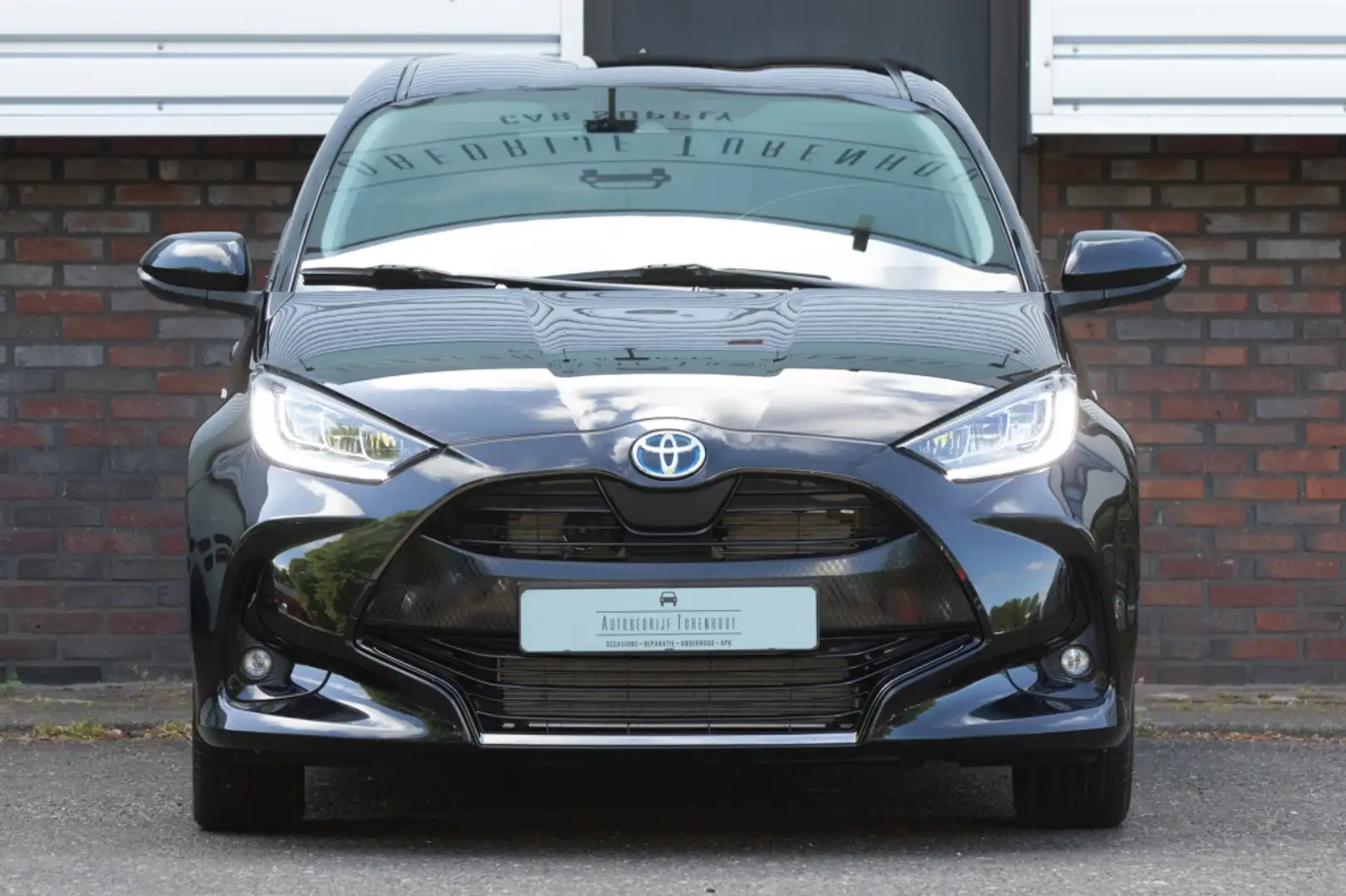 Toyota Yaris 1.5 Hyb. Dynamic Zwart - 1