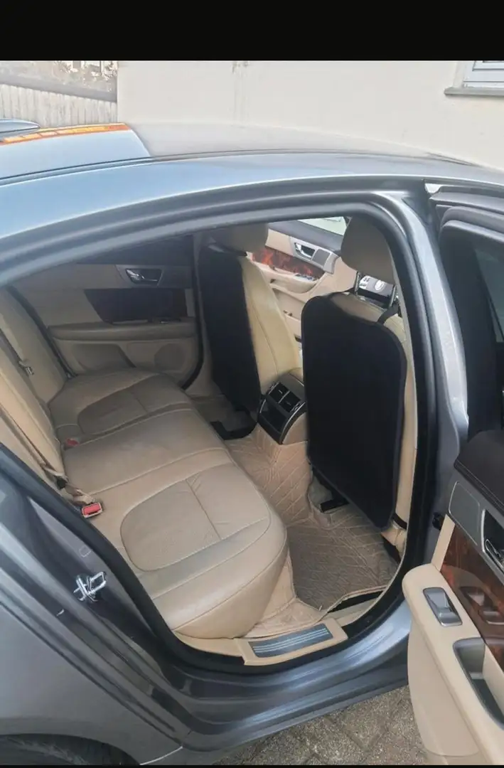 Jaguar XF 2.7 V6 Diesel Premium Luxury - 2