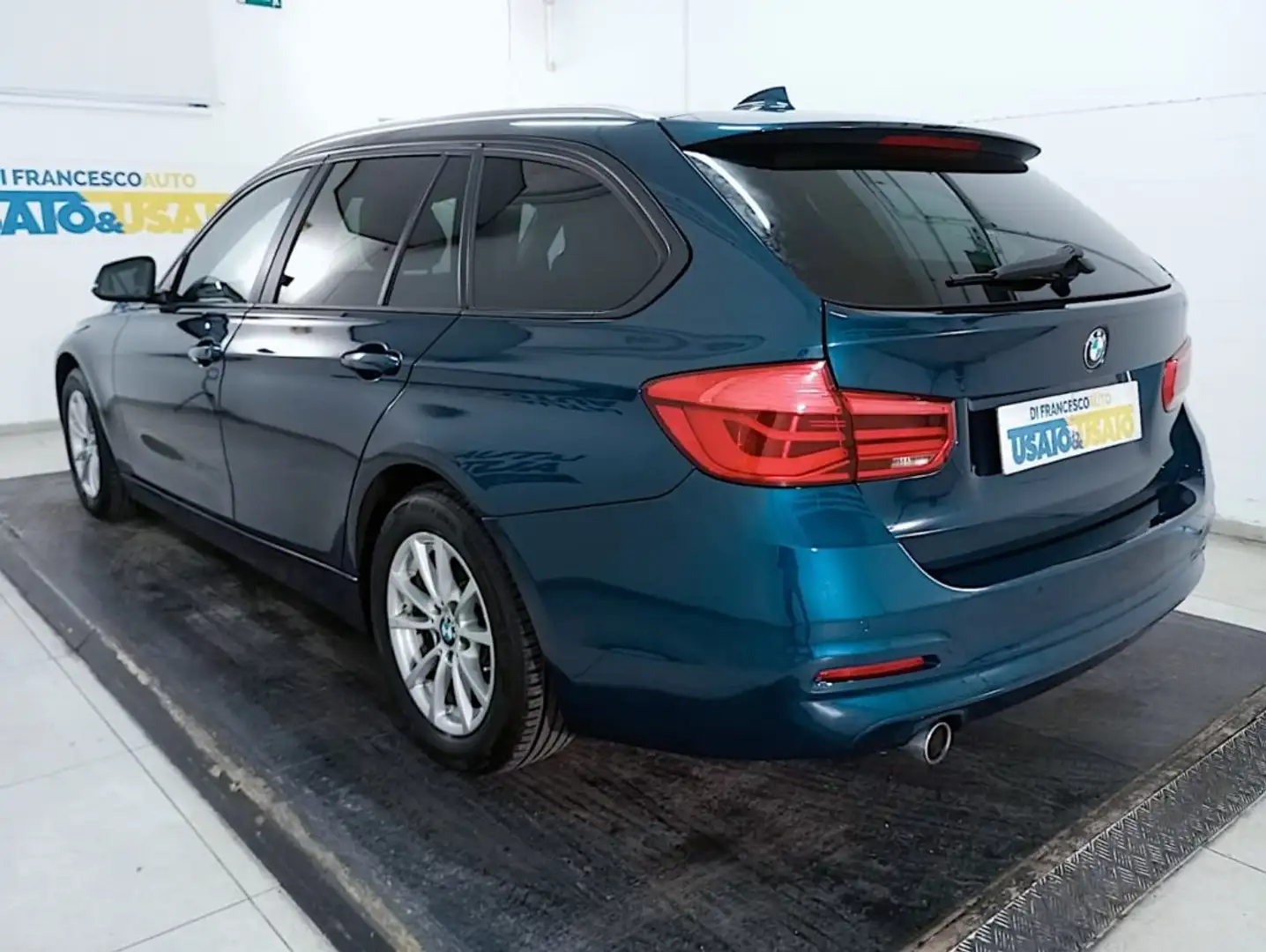BMW 318 d Touring Business Advantage auto Blau - 2