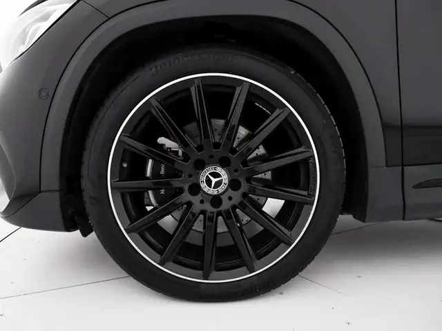 Mercedes-Benz GLA view 7