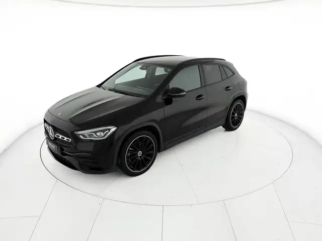 Mercedes-Benz GLA view 2
