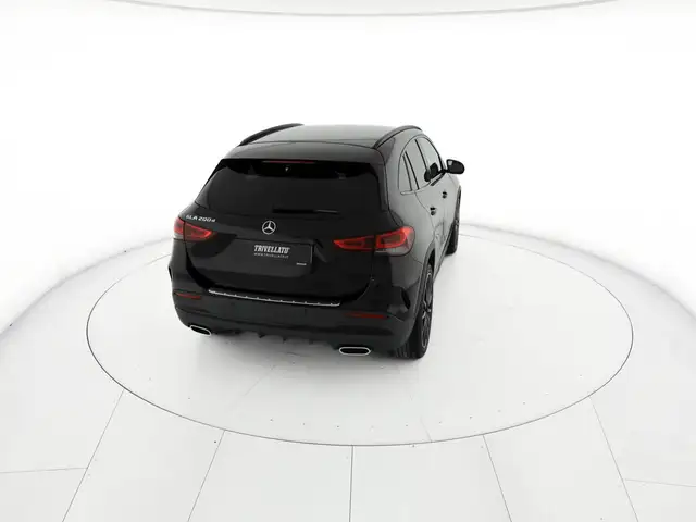 Mercedes-Benz GLA view 6