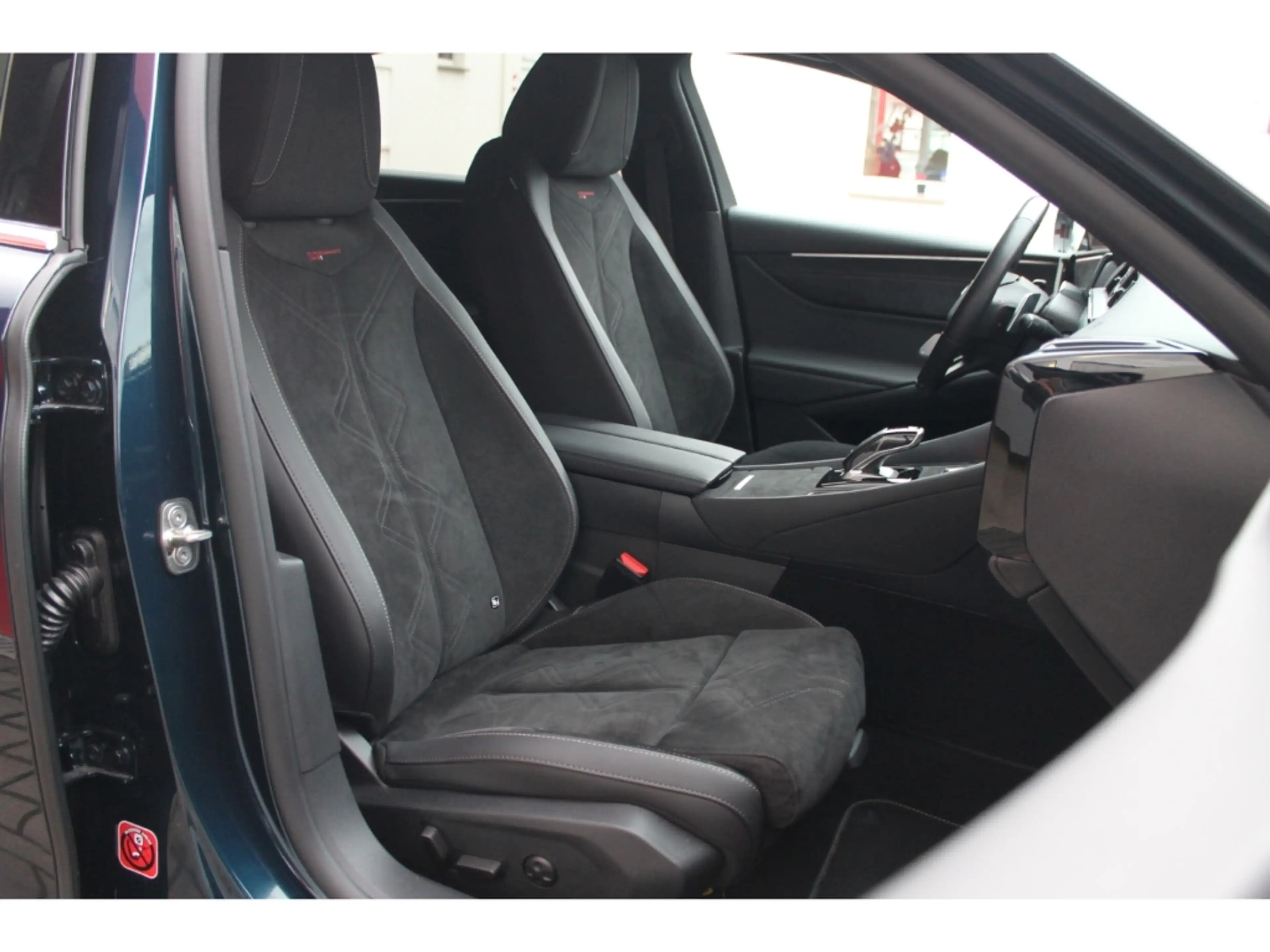 DS Automobiles DS 9 Performance Line+ 225 Hybrid Voll Dach 360 — photo 9