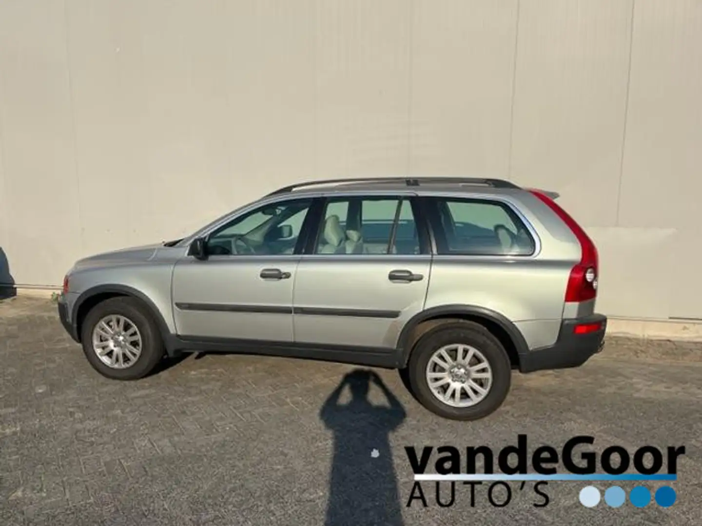 Volvo XC90 2.5 T Elite, '03, AUT., 7-PERSOONS, MET EEN NIEUWE Gris - 2