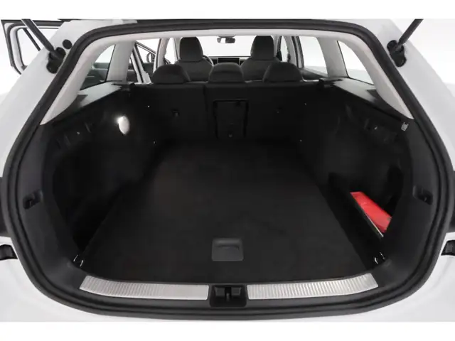 Volkswagen Passat view 21