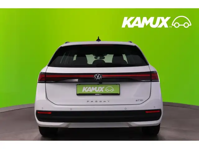 Volkswagen Passat view 5
