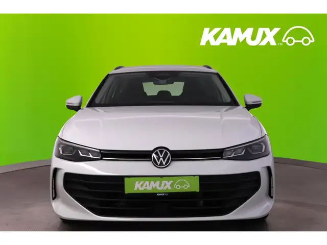 Volkswagen Passat view 10