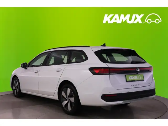 Volkswagen Passat view 6