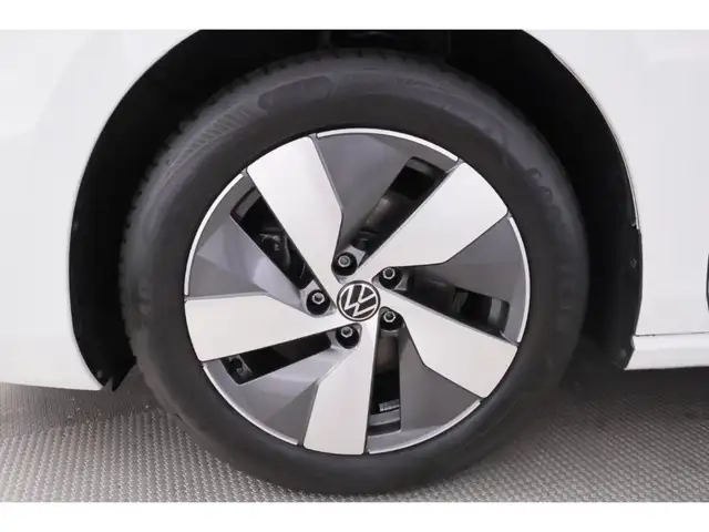 Volkswagen Passat view 16