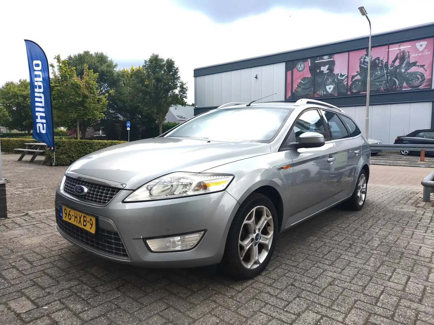 Ford Mondeo Wagon 2.0-16V Titanium FlexiFuel lees tekst! Grijs - 1