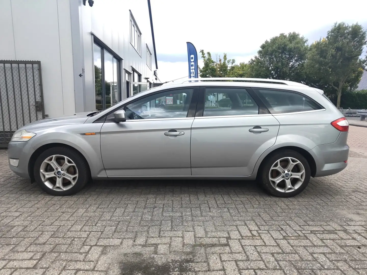 Ford Mondeo Wagon 2.0-16V Titanium FlexiFuel lees tekst! Grijs - 2