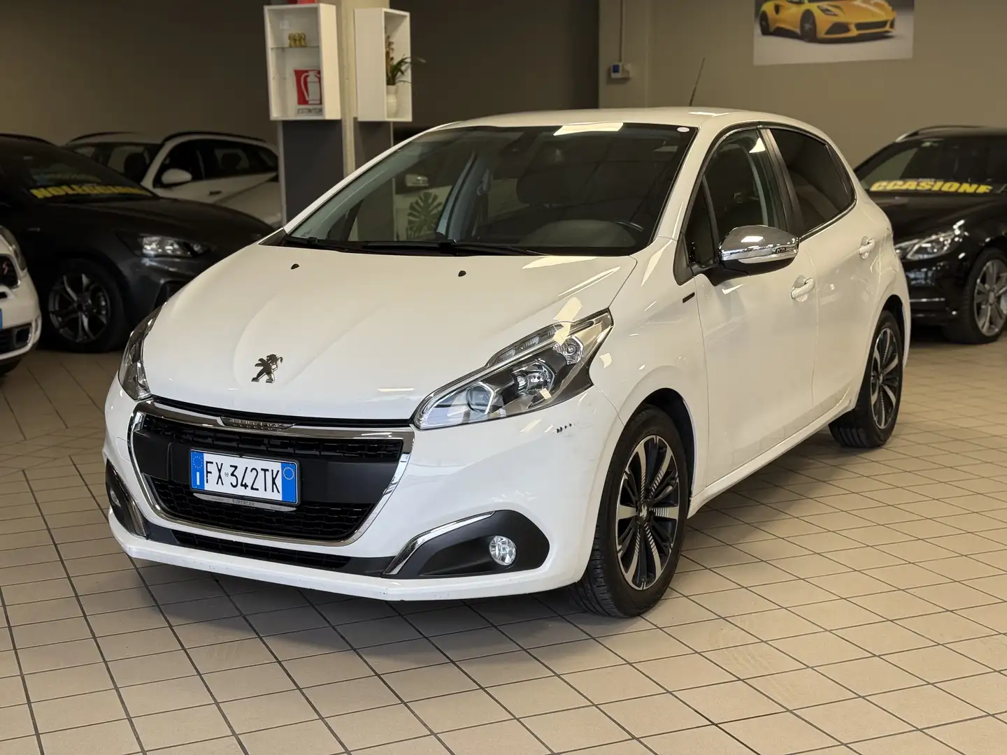 Peugeot 208 5p 1.2 puretech Allure s&s 82cv neopatentati - 1