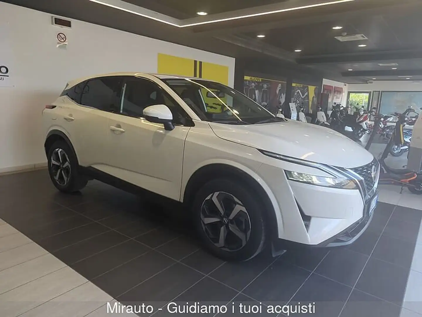 Nissan Qashqai 3ª serie Qashqai MHEV 158 CV Xtronic N-Connecta Wit - 1