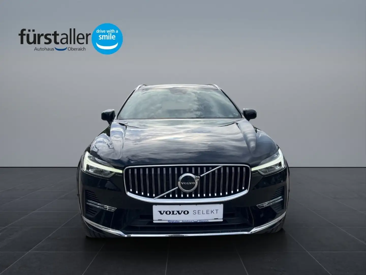 Volvo XC60 Recharge Inscription T8 AWD Plug-in Hybrid Schwarz - 2