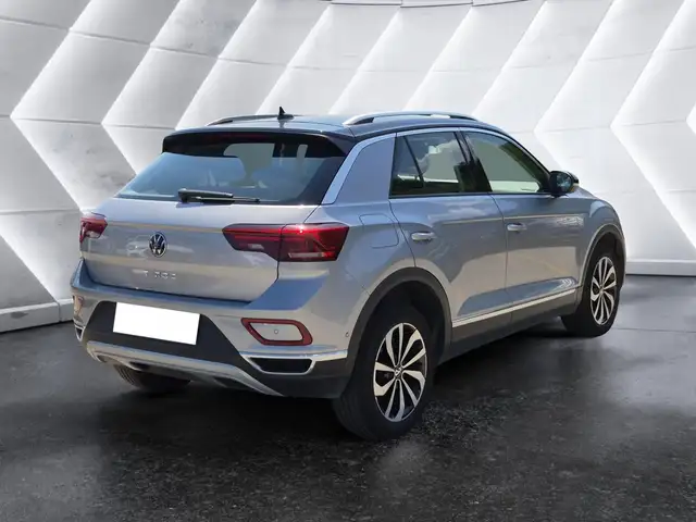 Volkswagen T-Roc view 4