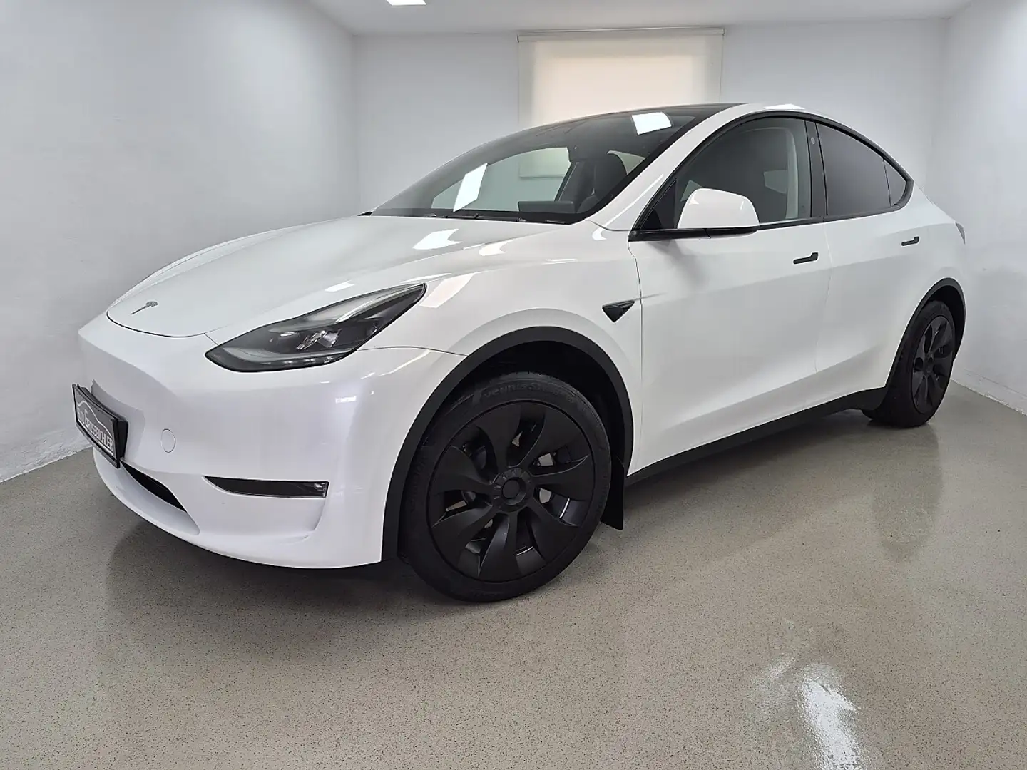 Tesla Model Y LounGarantieg RangeAWD79kWh, netto33.293-AHK, A... Weiß - 2