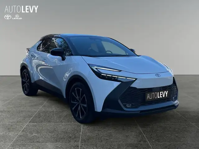 Toyota C-HR view 8