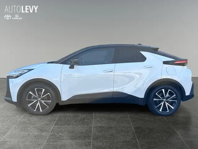 Toyota C-HR view 3