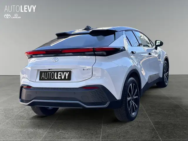 Toyota C-HR view 6