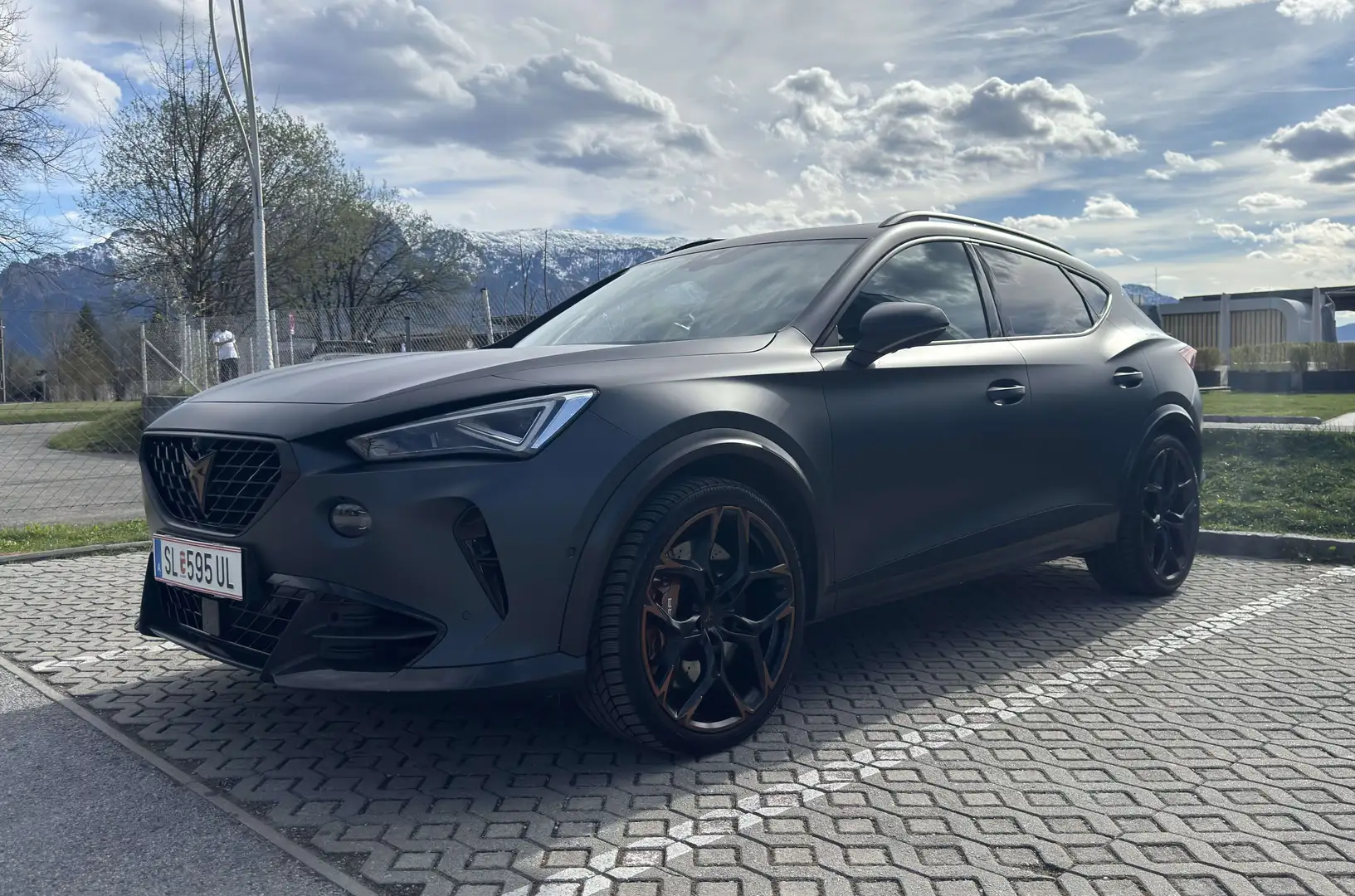 CUPRA Formentor VZ5 2.5 TSI 4Drive DSG Grau - 2