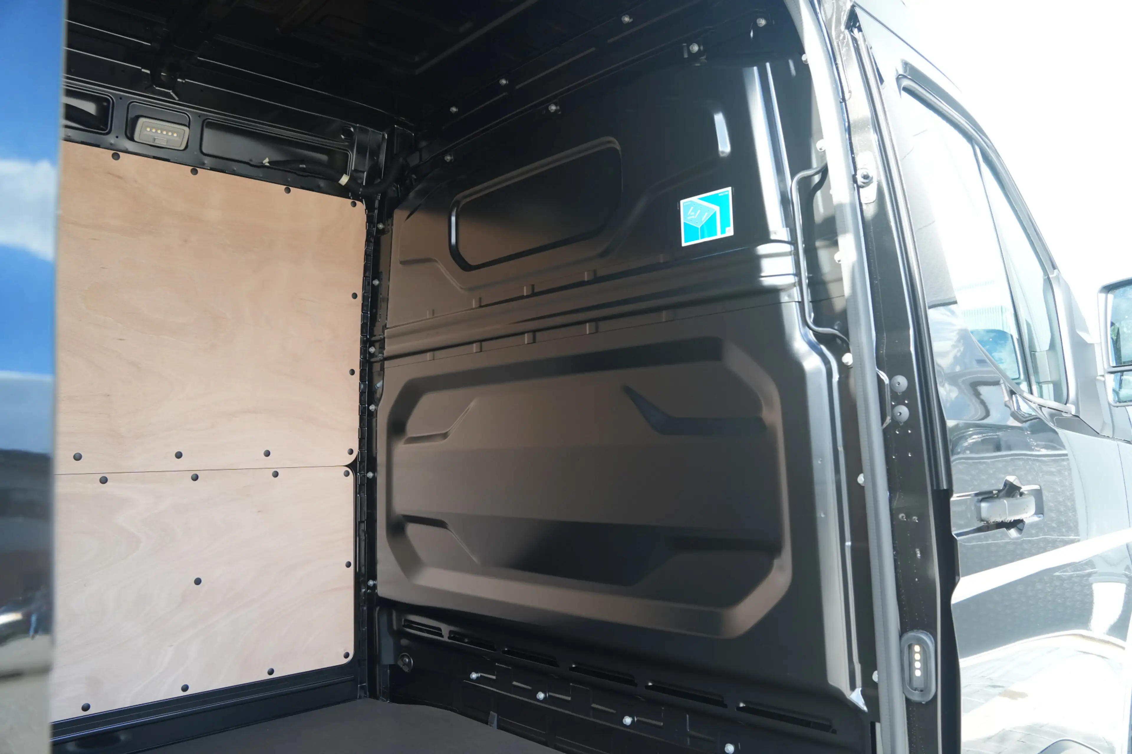 Renault Master E-Tech T35 L3H2 Advance Long Range 87 kWh 143pk - — photo 13