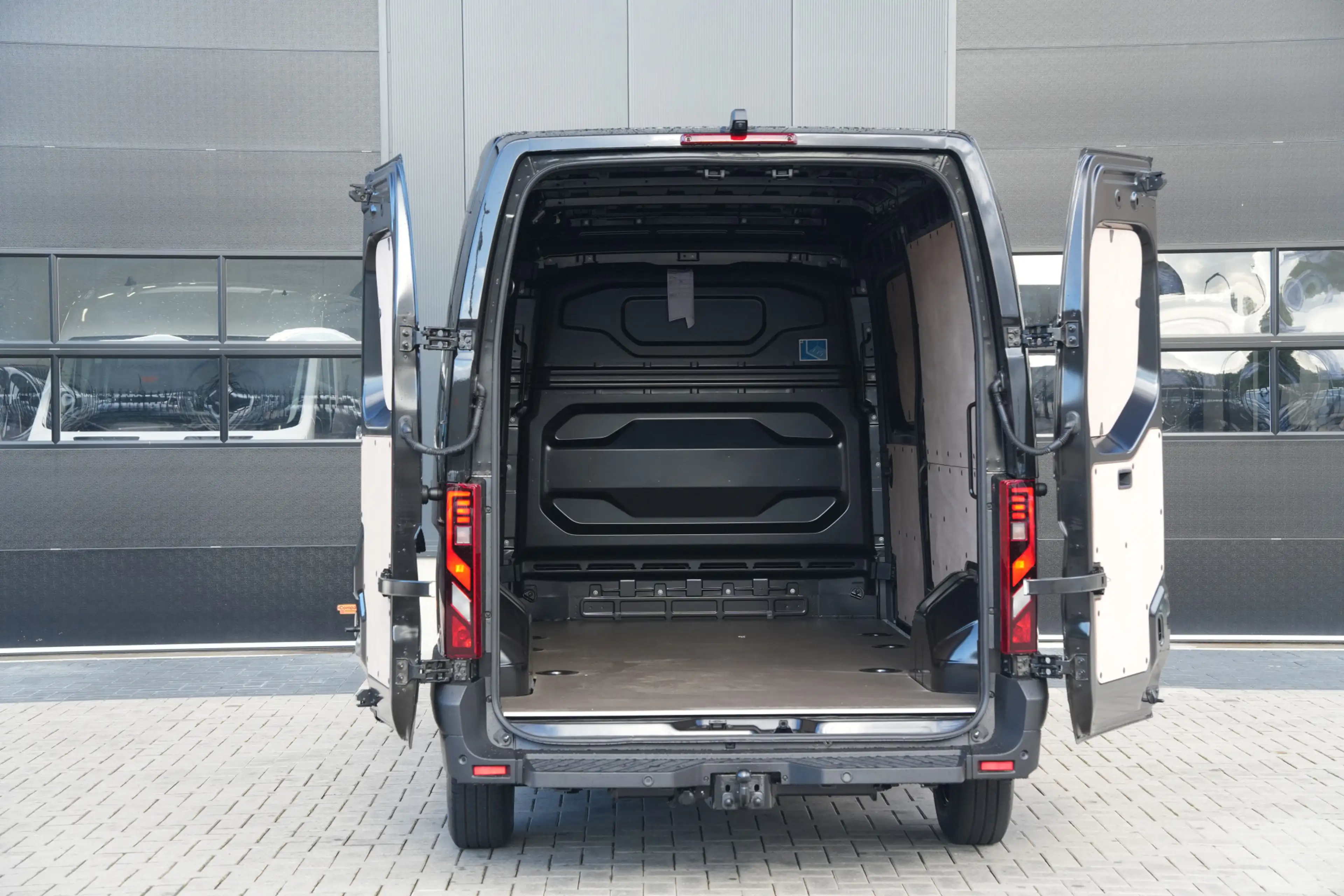 Renault Master E-Tech T35 L3H2 Advance Long Range 87 kWh 143pk - — photo 7