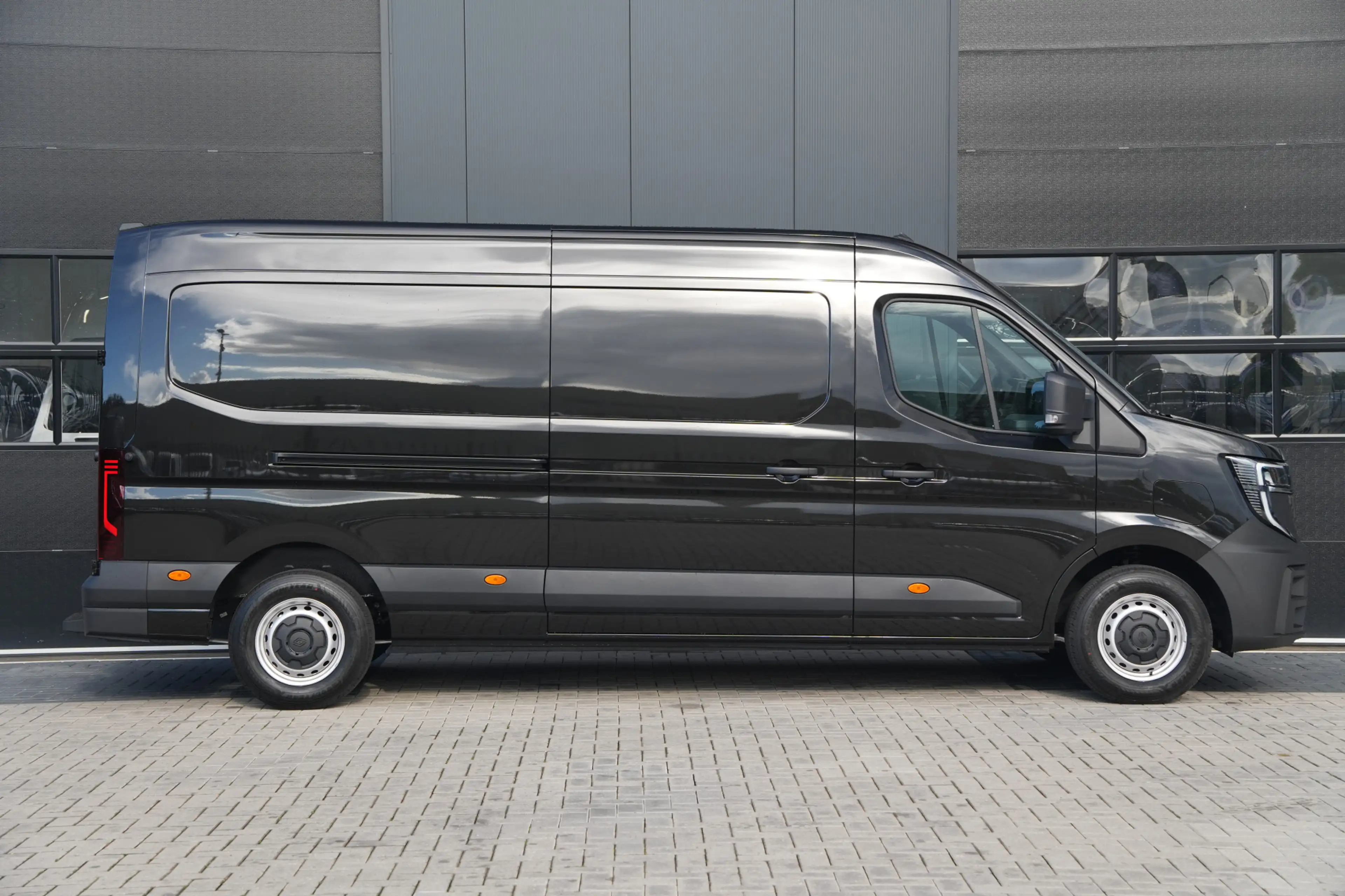 Renault Master E-Tech T35 L3H2 Advance Long Range 87 kWh 143pk - — photo 4
