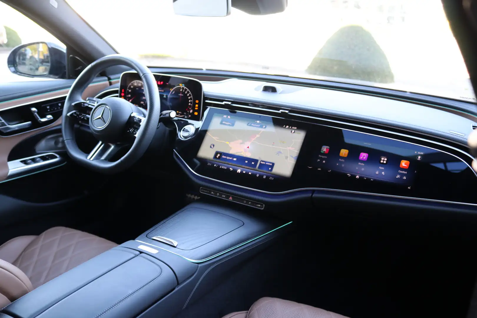 Mercedes-Benz E 300 Estate e AMG Line Premium, Luchtvering, Multiconto Grijs - 2