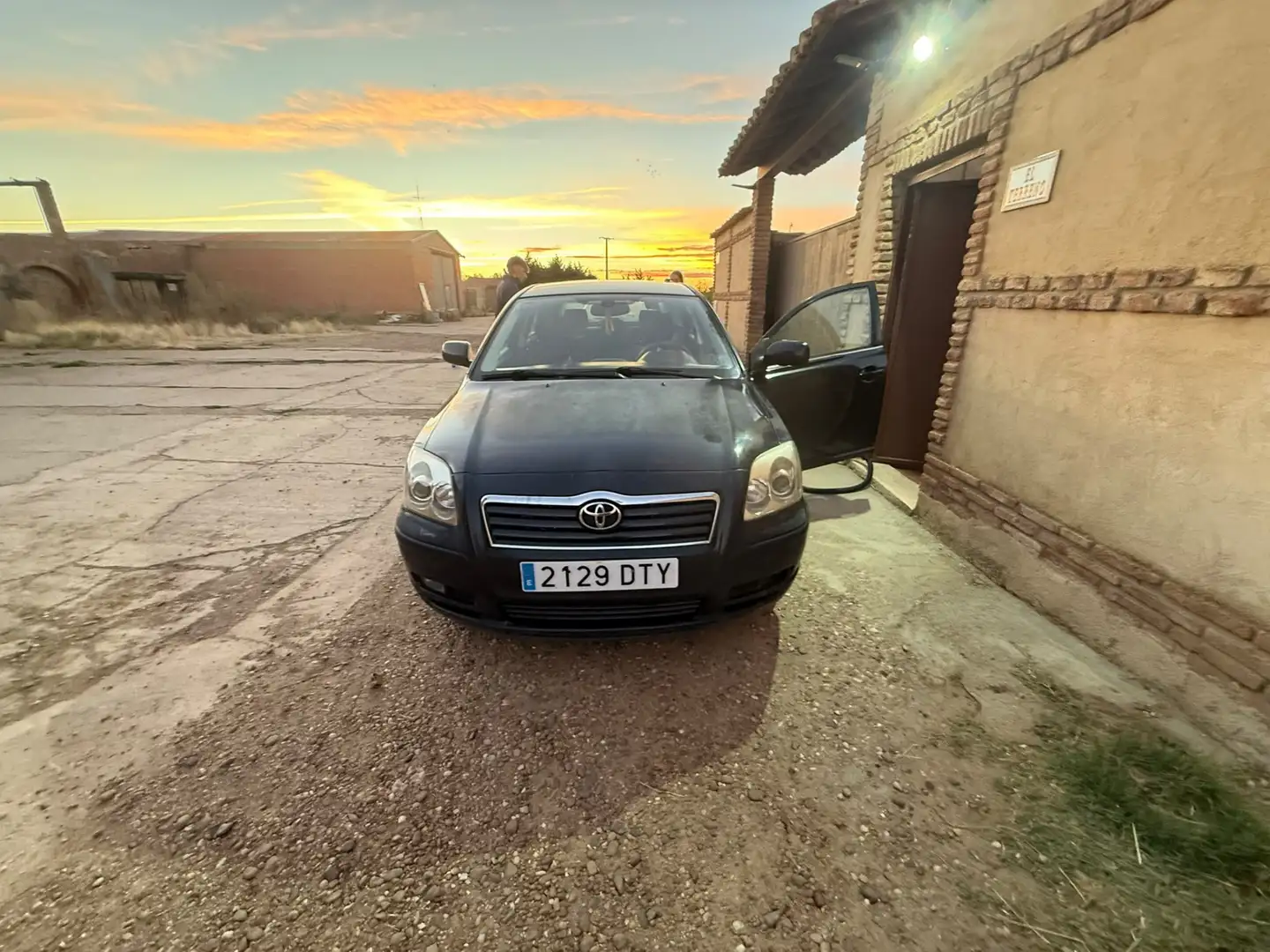 Toyota Avensis 2.0D-4D Sol Negro - 1