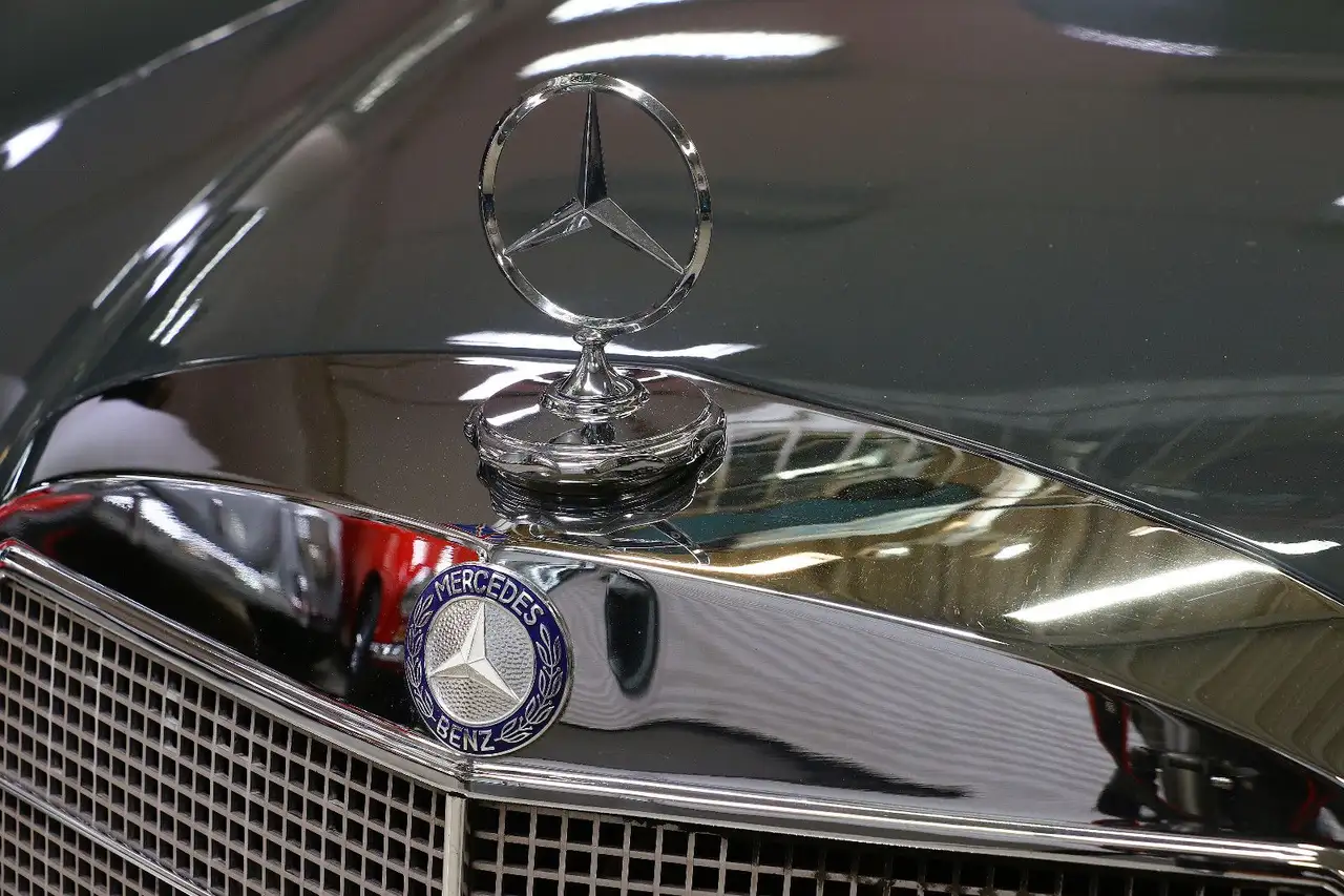 Mercedes-Benz 220 SEb Coupé, foto 9
