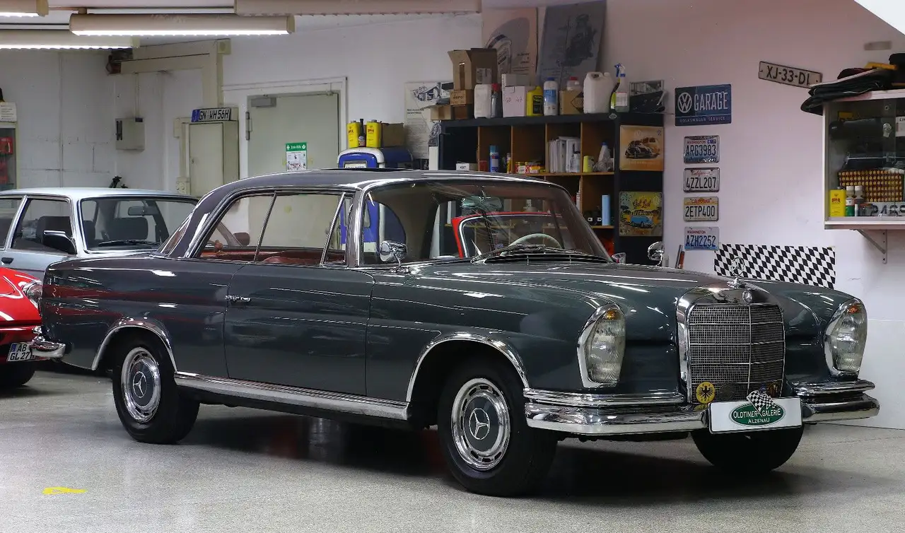 Mercedes-Benz 220 SEb Coupé, foto 3