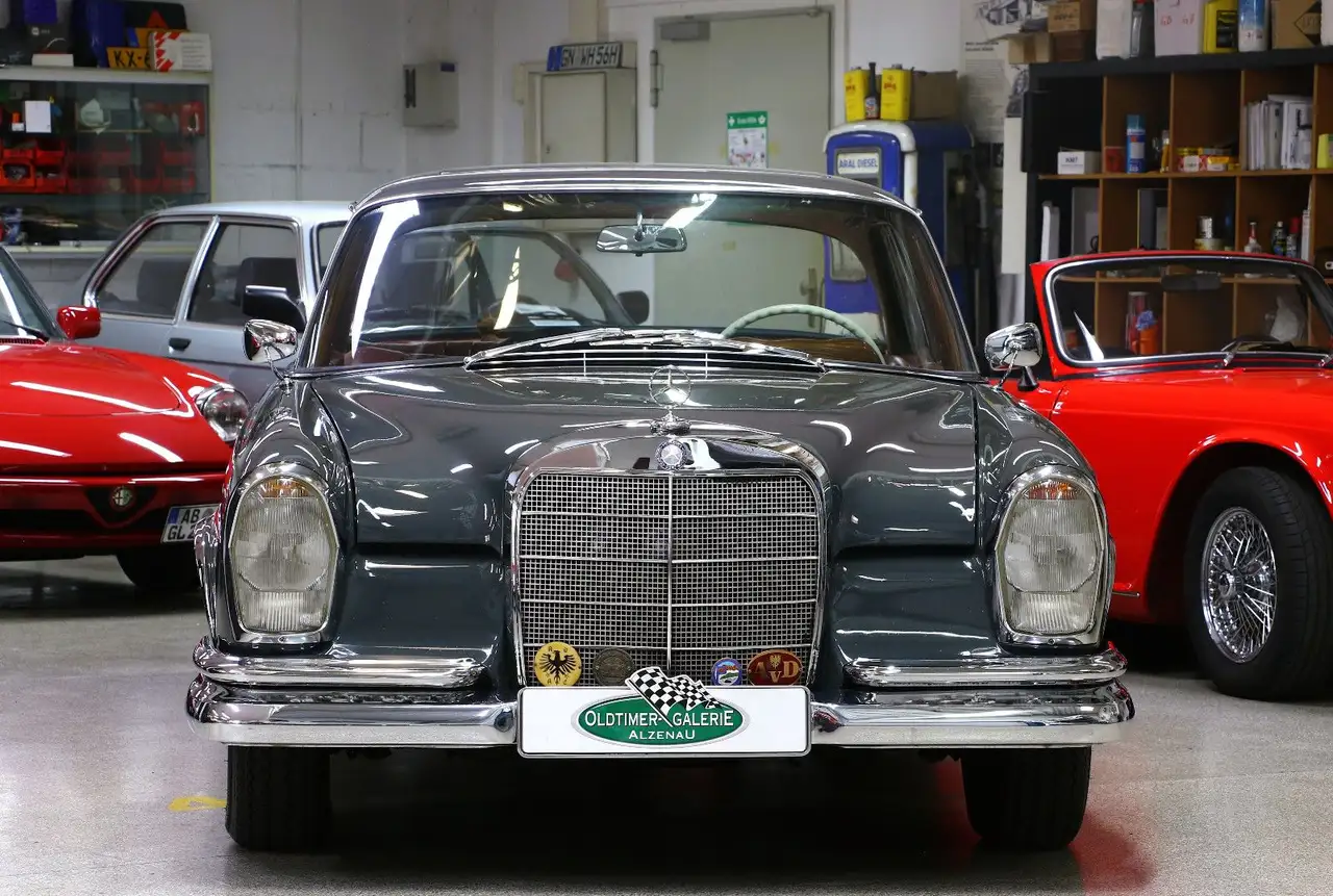 Mercedes-Benz 220 SEb Coupé, foto 2