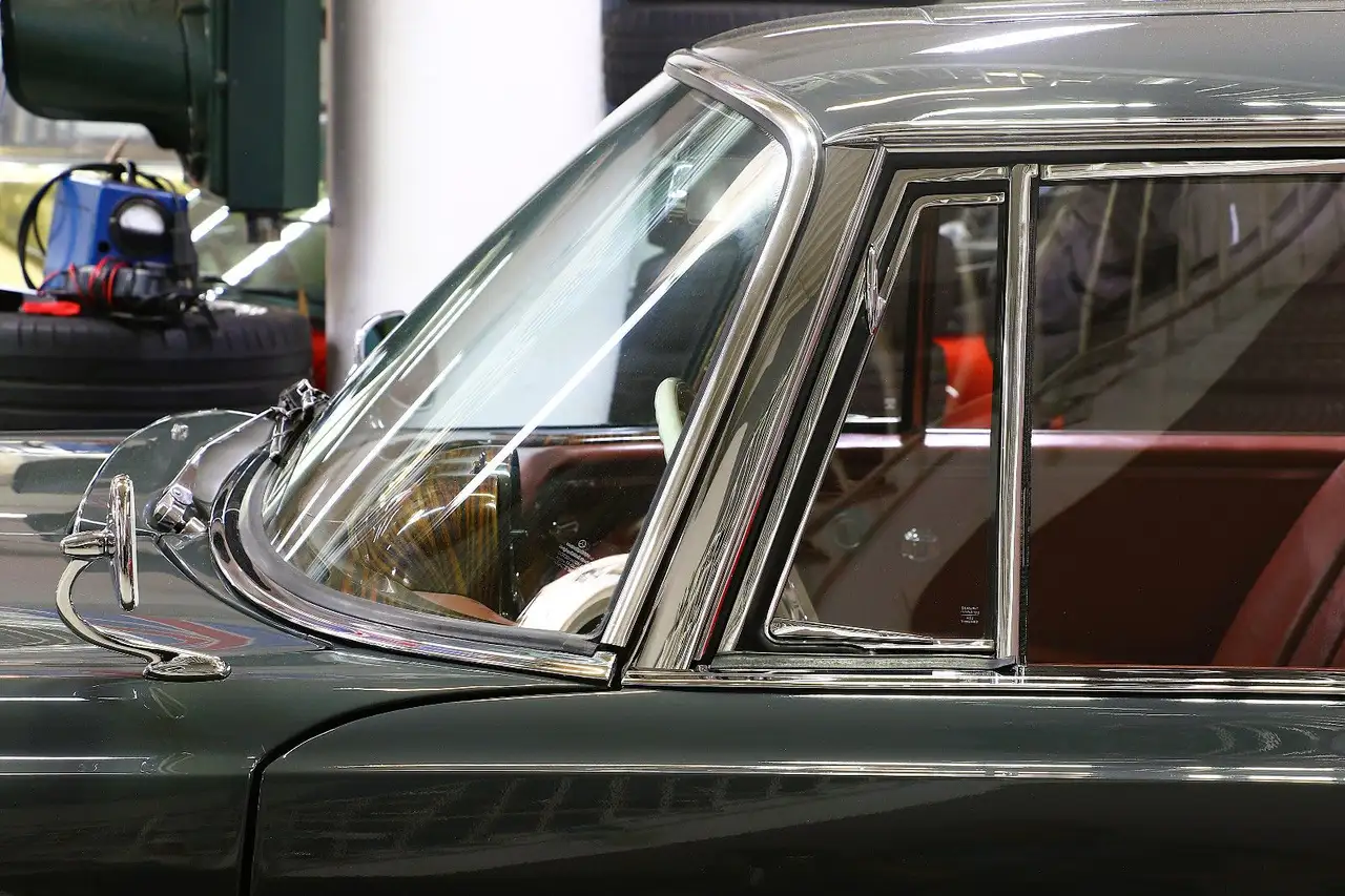 Mercedes-Benz 220 SEb Coupé, foto 11