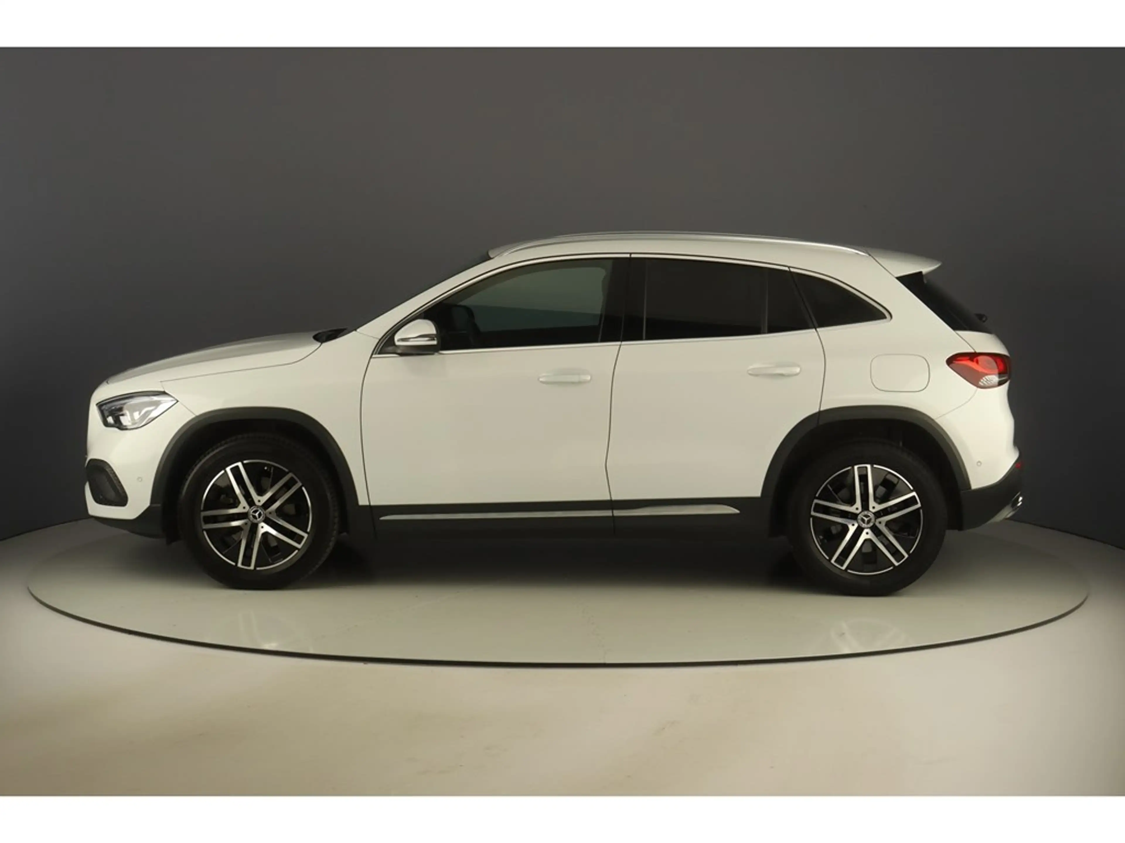 Mercedes-Benz GLA 250 e 218pk Luxury Pack Business — photo 2
