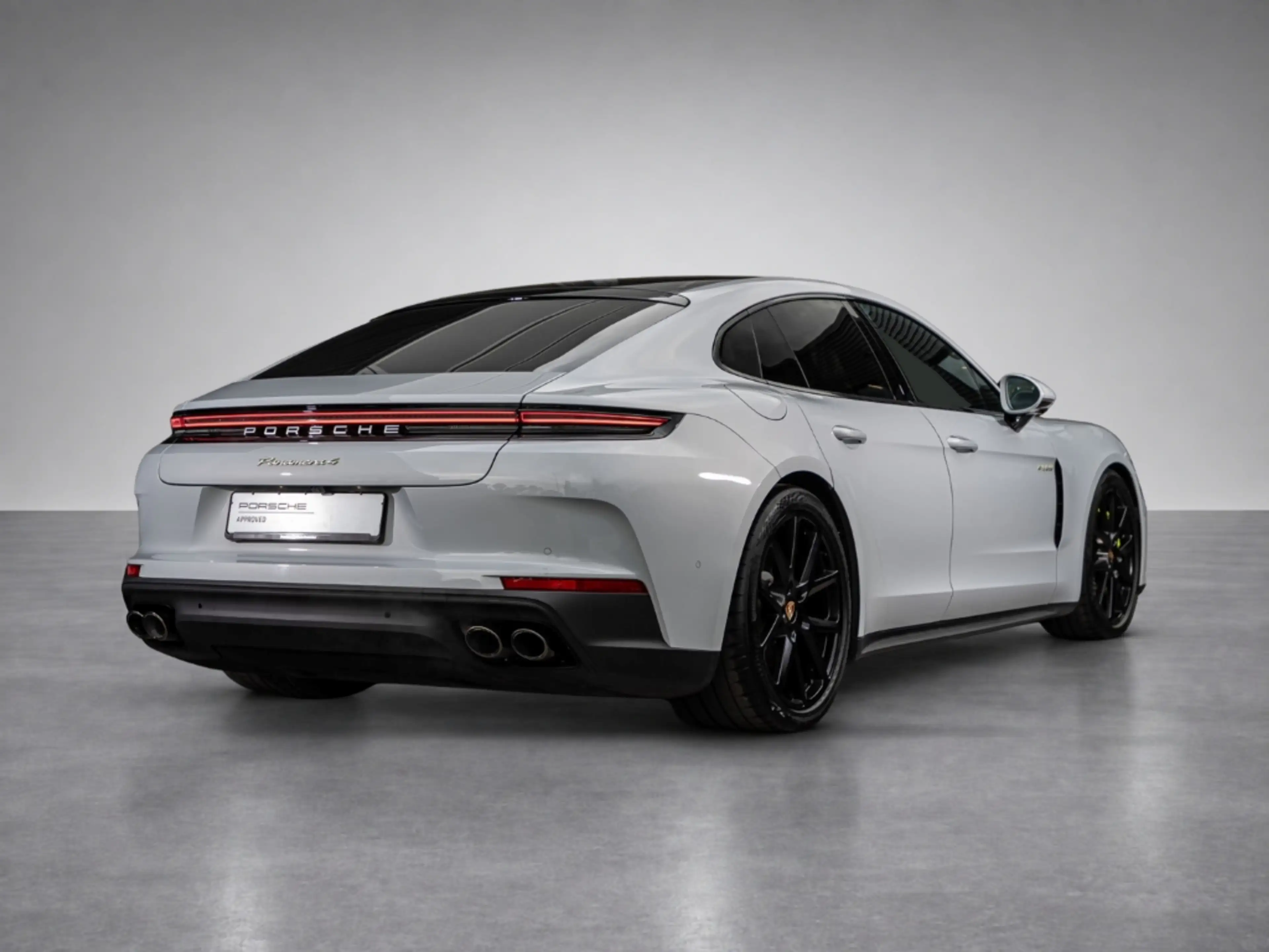 Porsche Panamera 4 E-Hybrid — photo 3