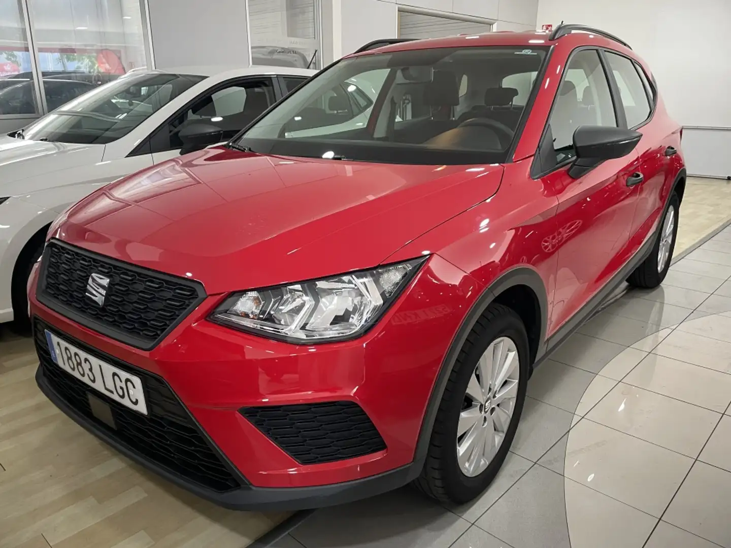 SEAT Arona 1.0 TSI Ecomotive S&S Reference 95 Rouge - 1