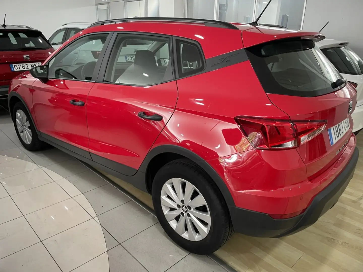 SEAT Arona 1.0 TSI Ecomotive S&S Reference 95 Rouge - 2