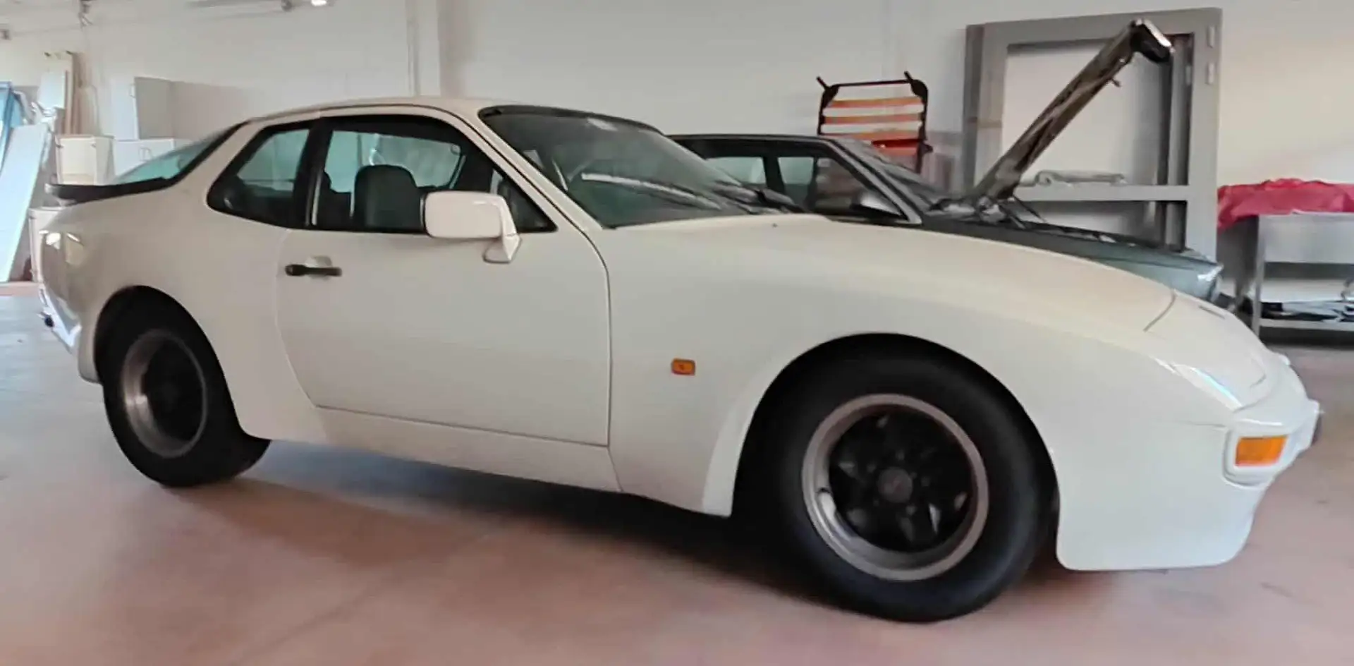 Porsche 944 Coupe 2.5 Wit - 2