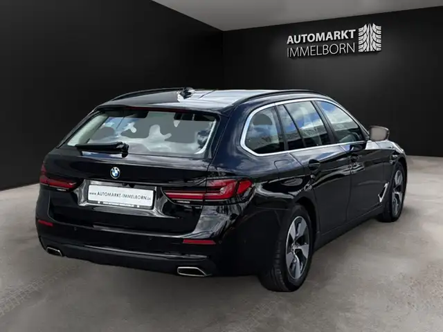 BMW 5 Series view 7